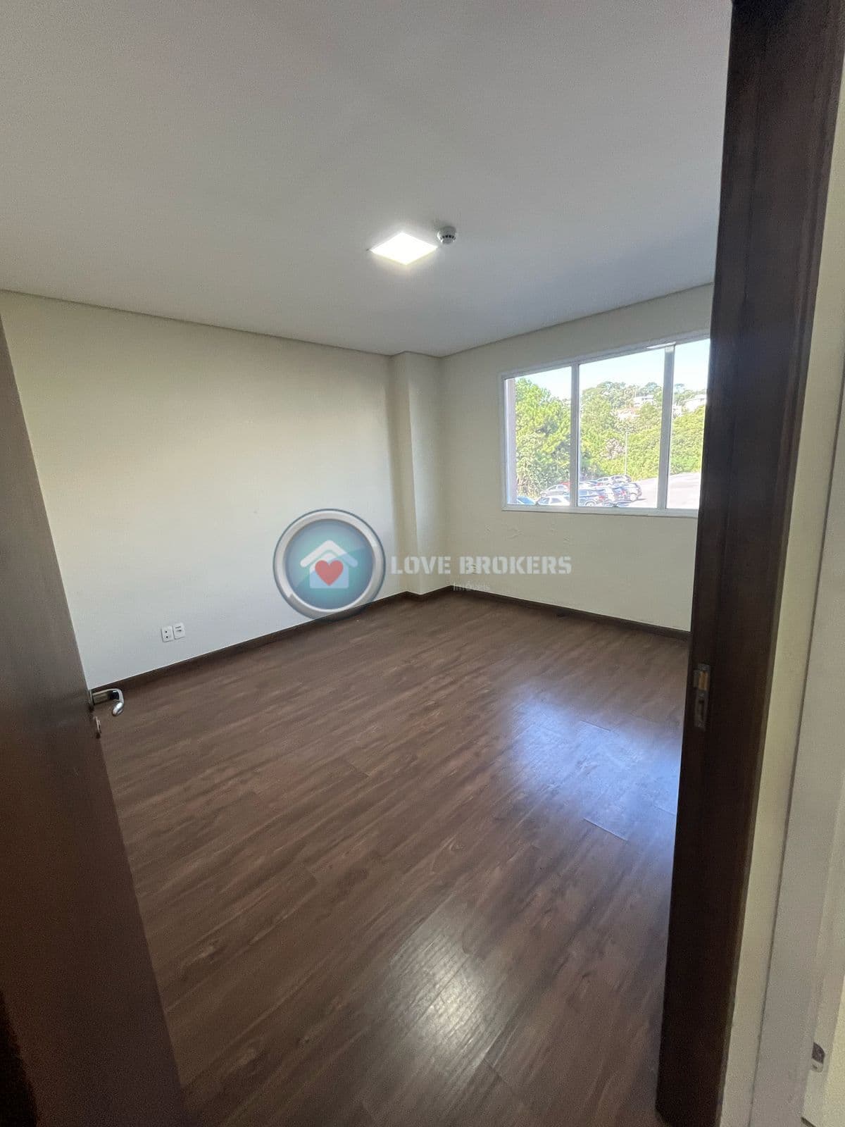 Sala Comercial a Venda no Arujá Boulevard