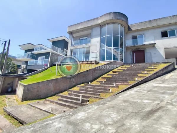Casa a venda no Condomínio Hills III - Arujá/SP