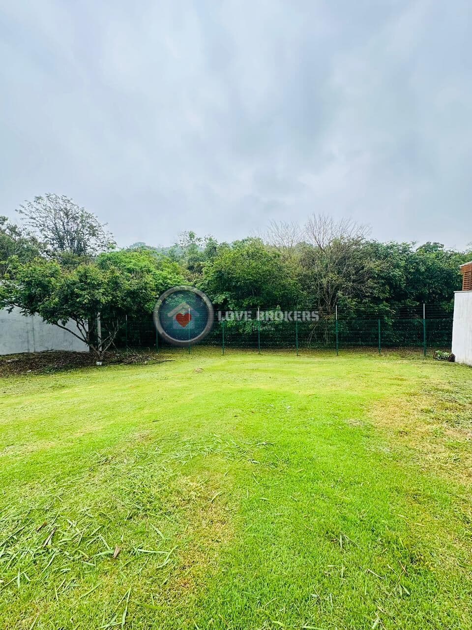 Terreno a Venda no Condomínio Aruã Brisas (2 lotes)