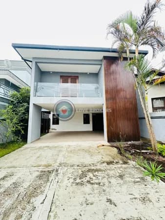 Casa a Venda no Condomínio Aruã