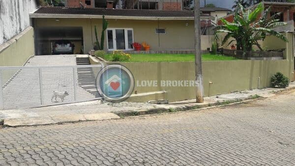 Casa Alto Padrão À Venda No Condomínio Arujazinho III