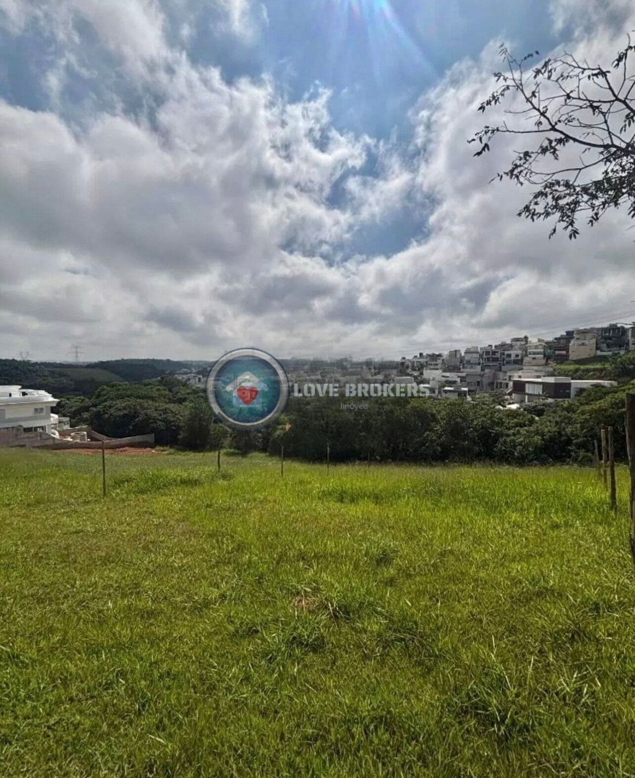 Terreno em Condomínio Aruã Brisas