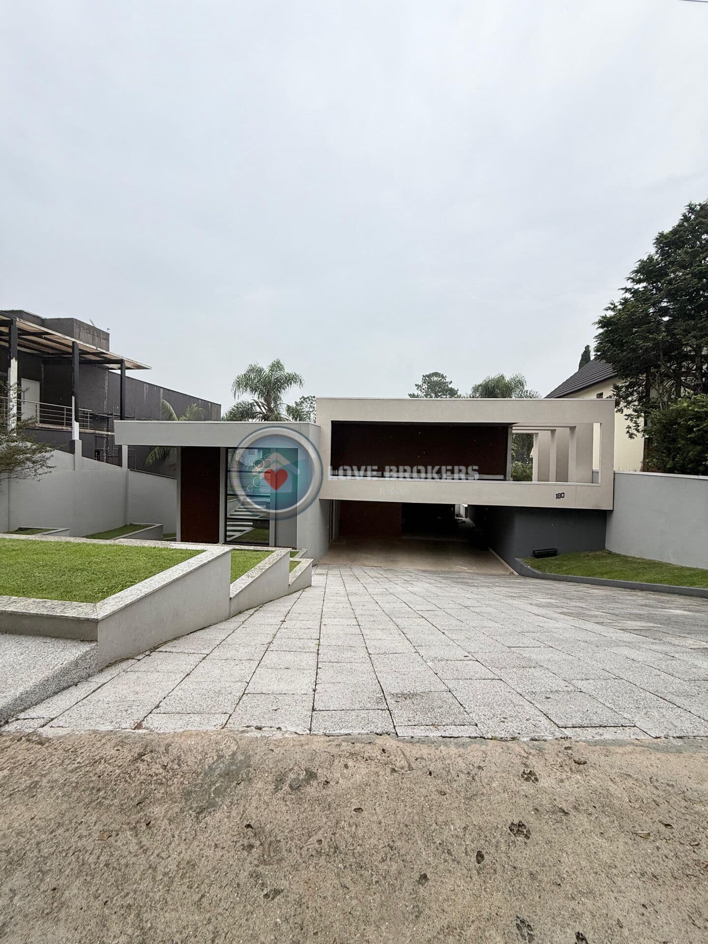 Casa à venda no Condomínio Arujazinho III
