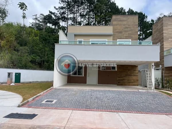 Casa à venda no Condomínio Sunville - Arujá/SP