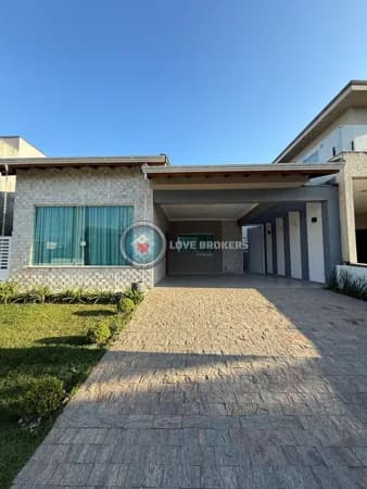 Casa a venda no condomínio Aruã Brisas