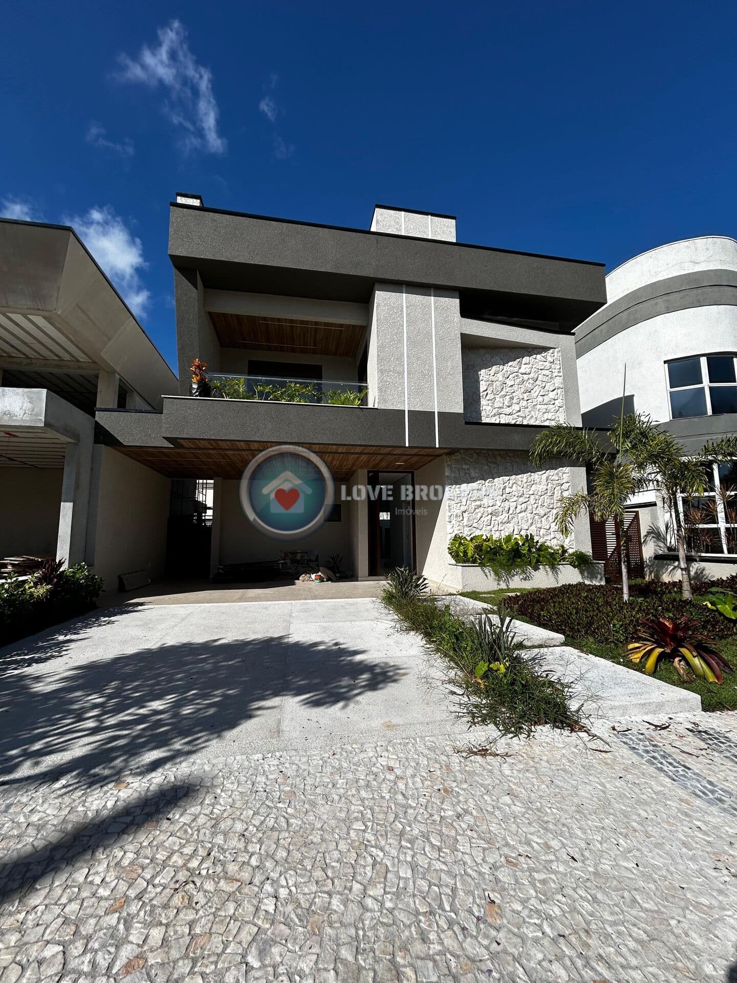 Casa em Condomínio Granja Anitta