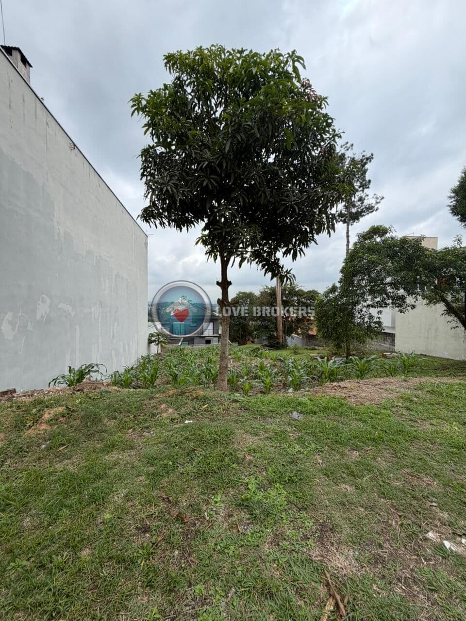 Terreno à venda no Condomínio Aruã