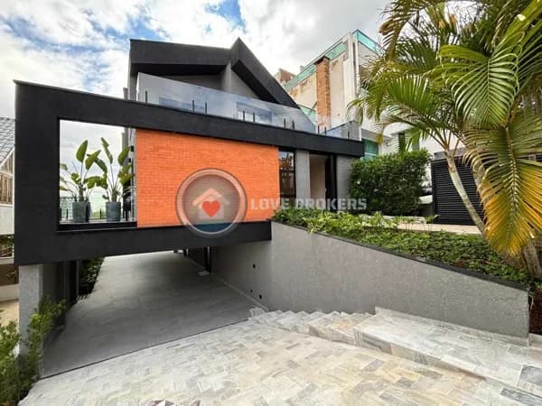 Casa a Venda no Condomínio Aruã