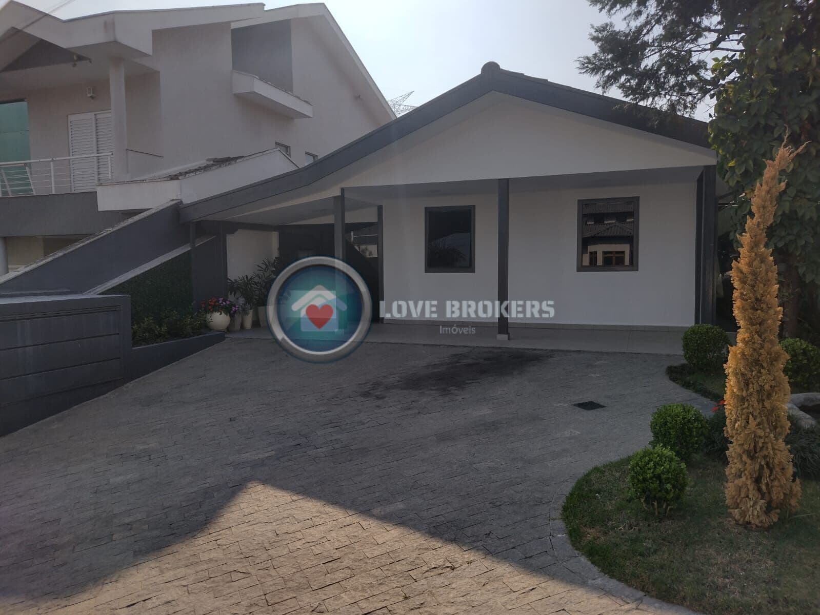 Casa a Venda no Condomínio Aruã
