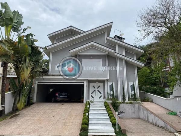 Casa à venda no Condomínio Arujá V
