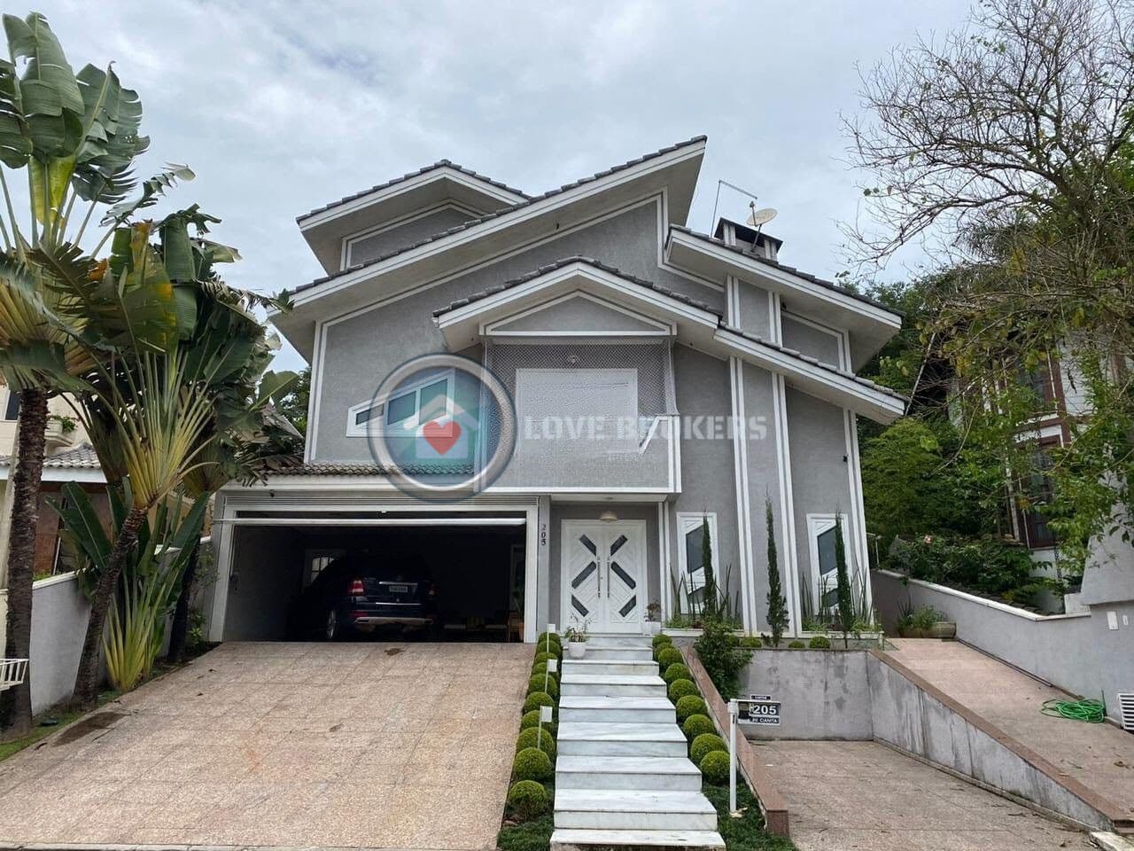 Casa à venda no Condomínio Arujá V