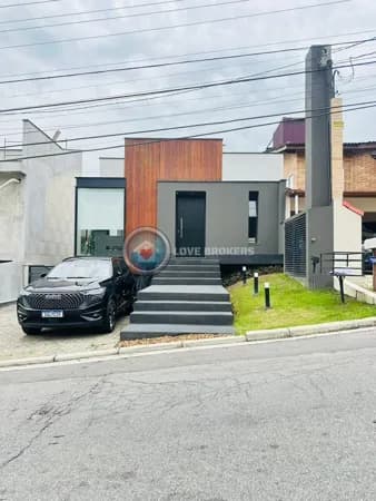 Casa a Venda no Condomínio Aruã