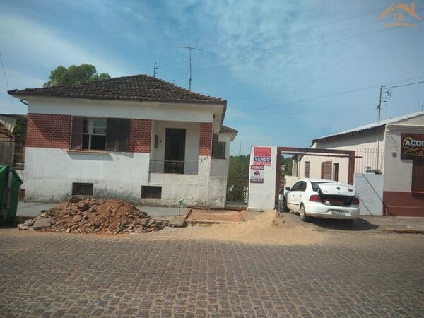 Casas em Condomínio, residencial e comercial.