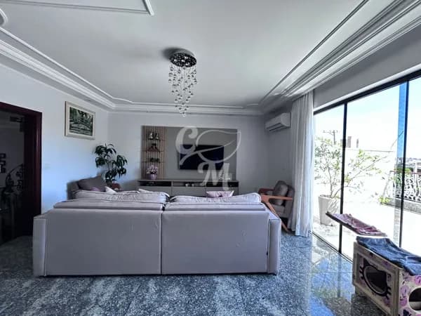 🏡 Sobrado à venda em Jundiaí – casa de esquina com terraço
