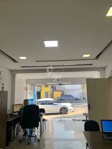 Salão comercial em AVENIDA NO CENTRO DE JUNDIAÍ
