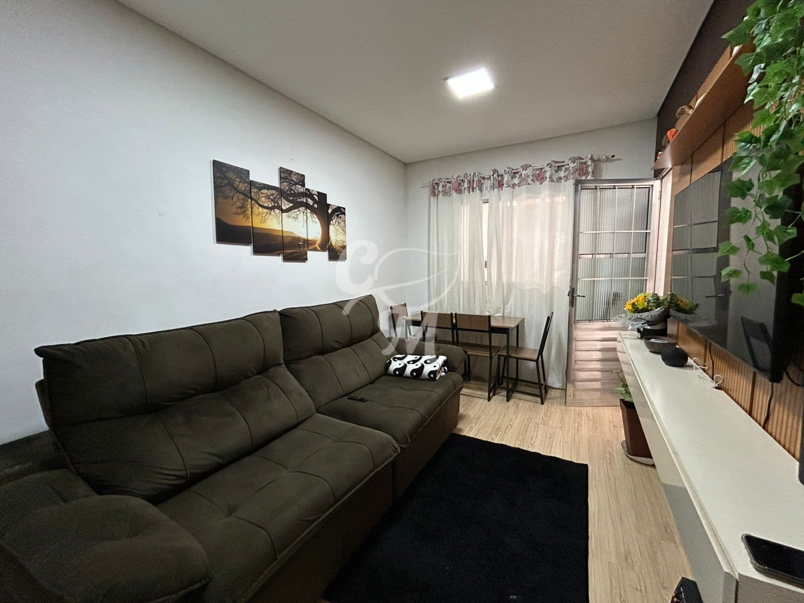 Casa térrea com quintal no Jardim Novo Mundo – Várzea Paulista