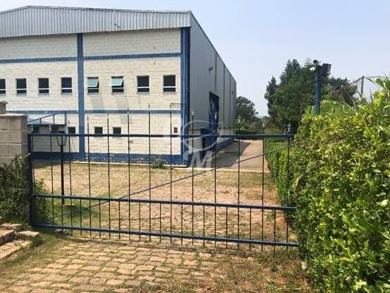 Chácara de 5.000m² com 2 casas + Galpão Industrial com 1.130m²