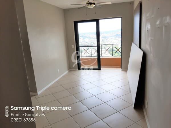 Apartamento em Andar Alto