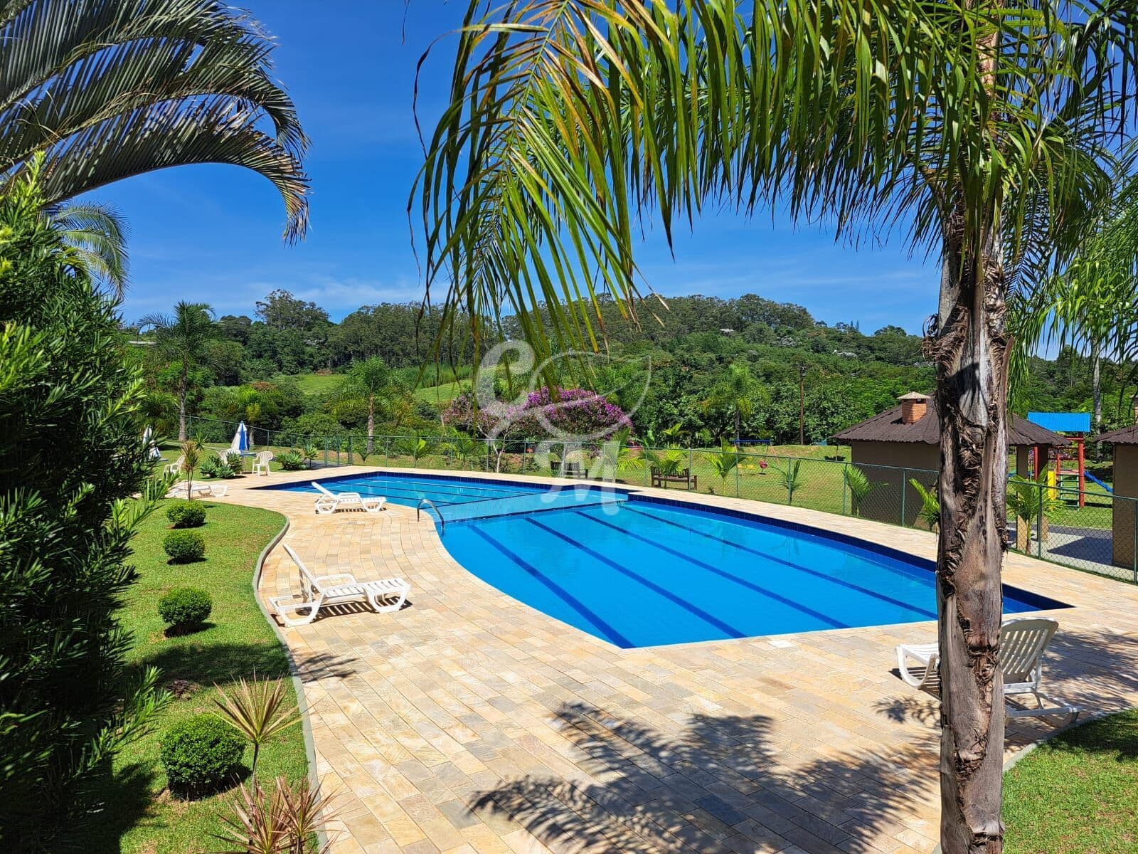 Terreno em Condomínio Fechado