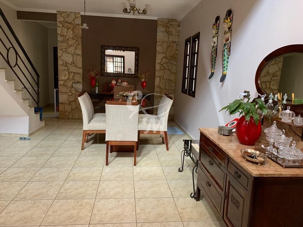 Sobrado amplo com suíte no Horto Santo Antônio – Jundiaí/SP