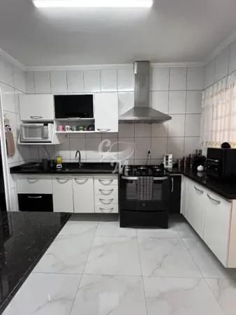 Sobrado com 3 Dormitórios