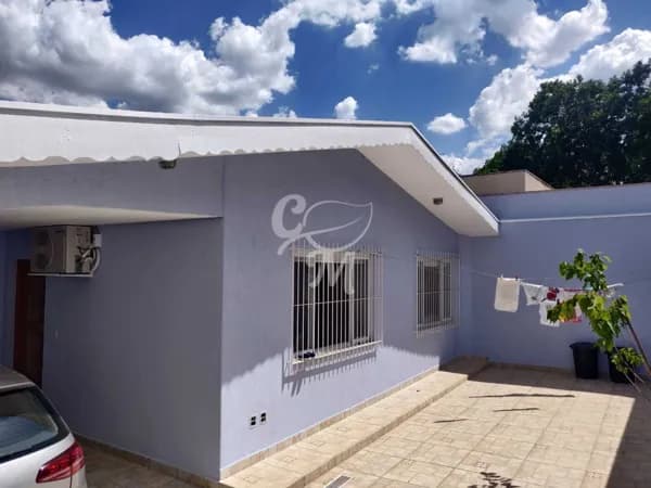 Casa com Quintal Grande no Jardim Bonfiglioli
