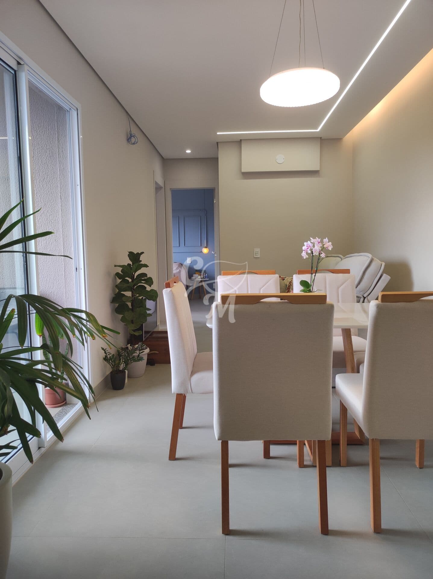 Apartamento Moderno com Suíte, Varanda e Vista Livre
