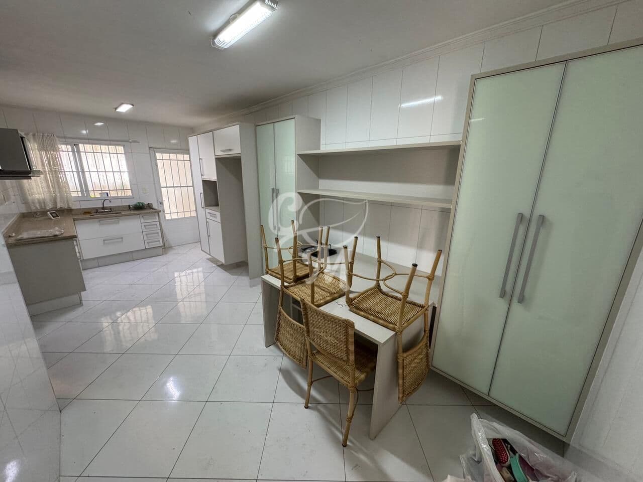 📍 Casa 247m² à venda em Jundiaí, 4 dormitórios e garagem para 6 veículos