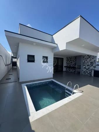 Moderna Casa Térrea em Condomínio Fechado