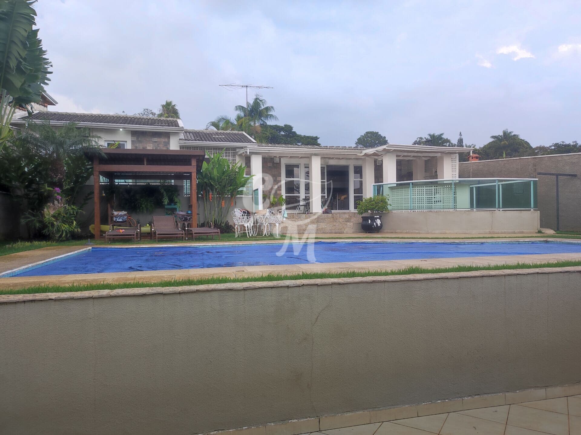 Excelente Casa em Condomínio Fechado