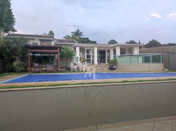 Excelente Casa em Condomínio Fechado