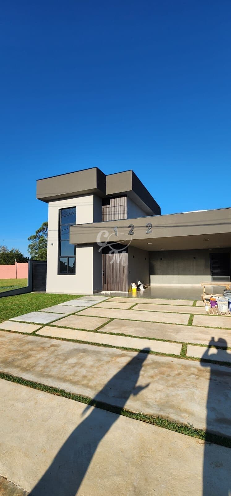 🏡 Casa térrea moderna 215m² com piscina em condomínio