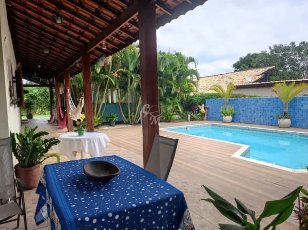 Excelente Casa Térrea com Área Gramada!