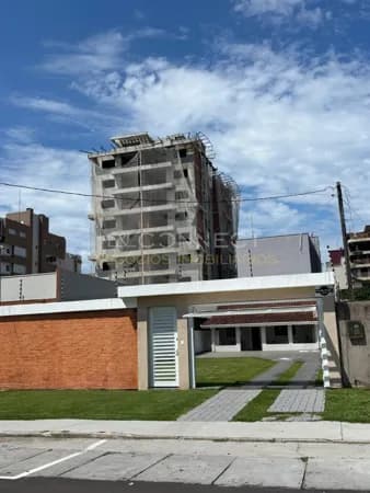 Casa com amplo terreno no Centro, Matinhos/PR