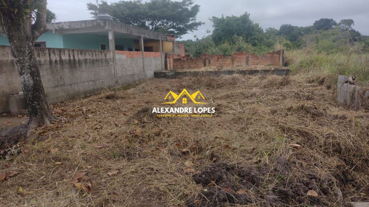 Terreno com Construção