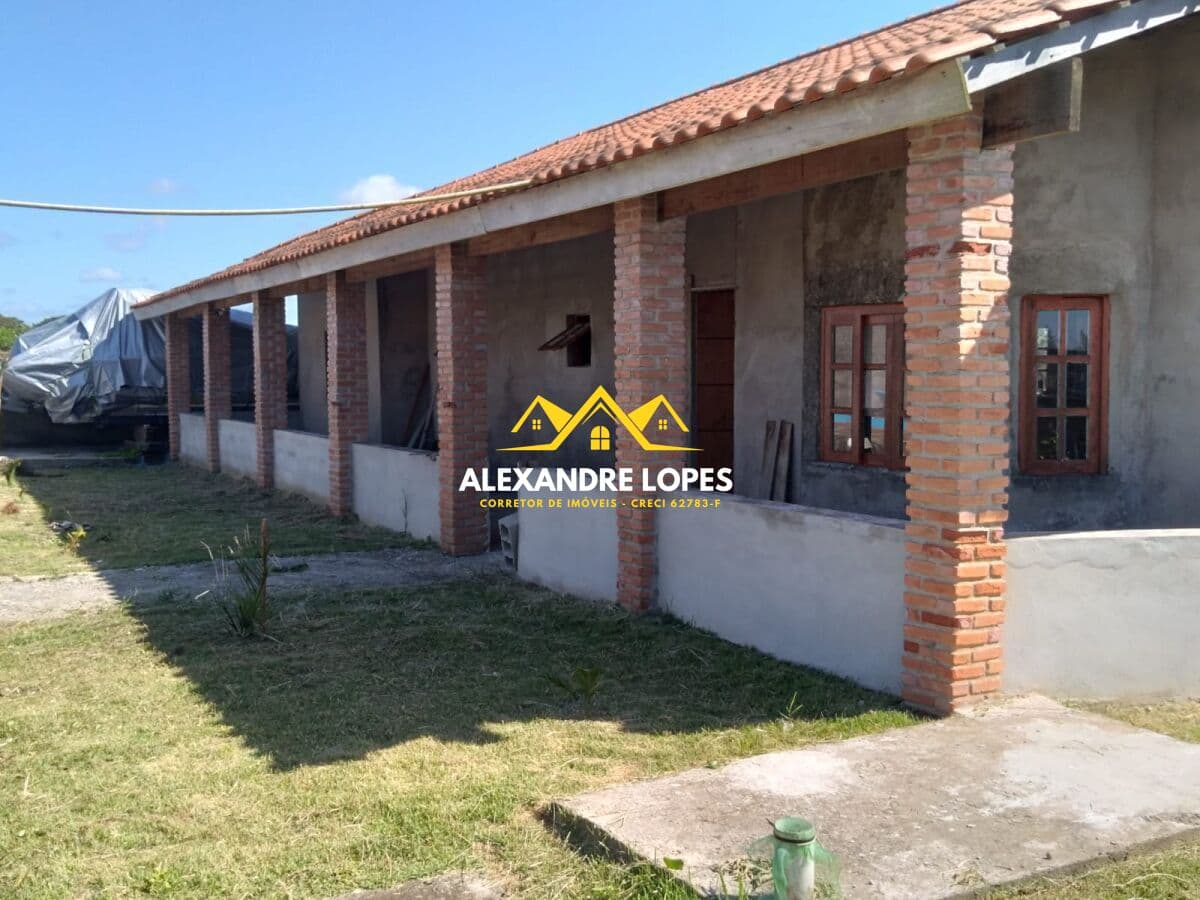Casa Padrão Com Piscina