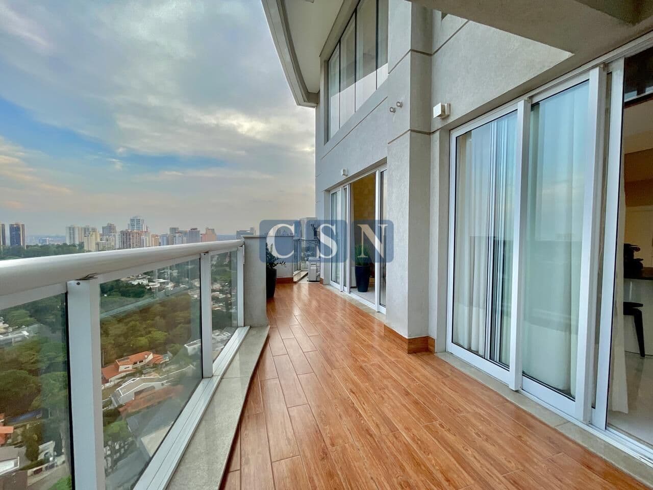 Duplex Alto Padrão à Venda em Alphaville