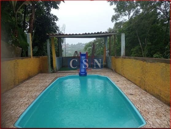 Casa Padrão com Piscina