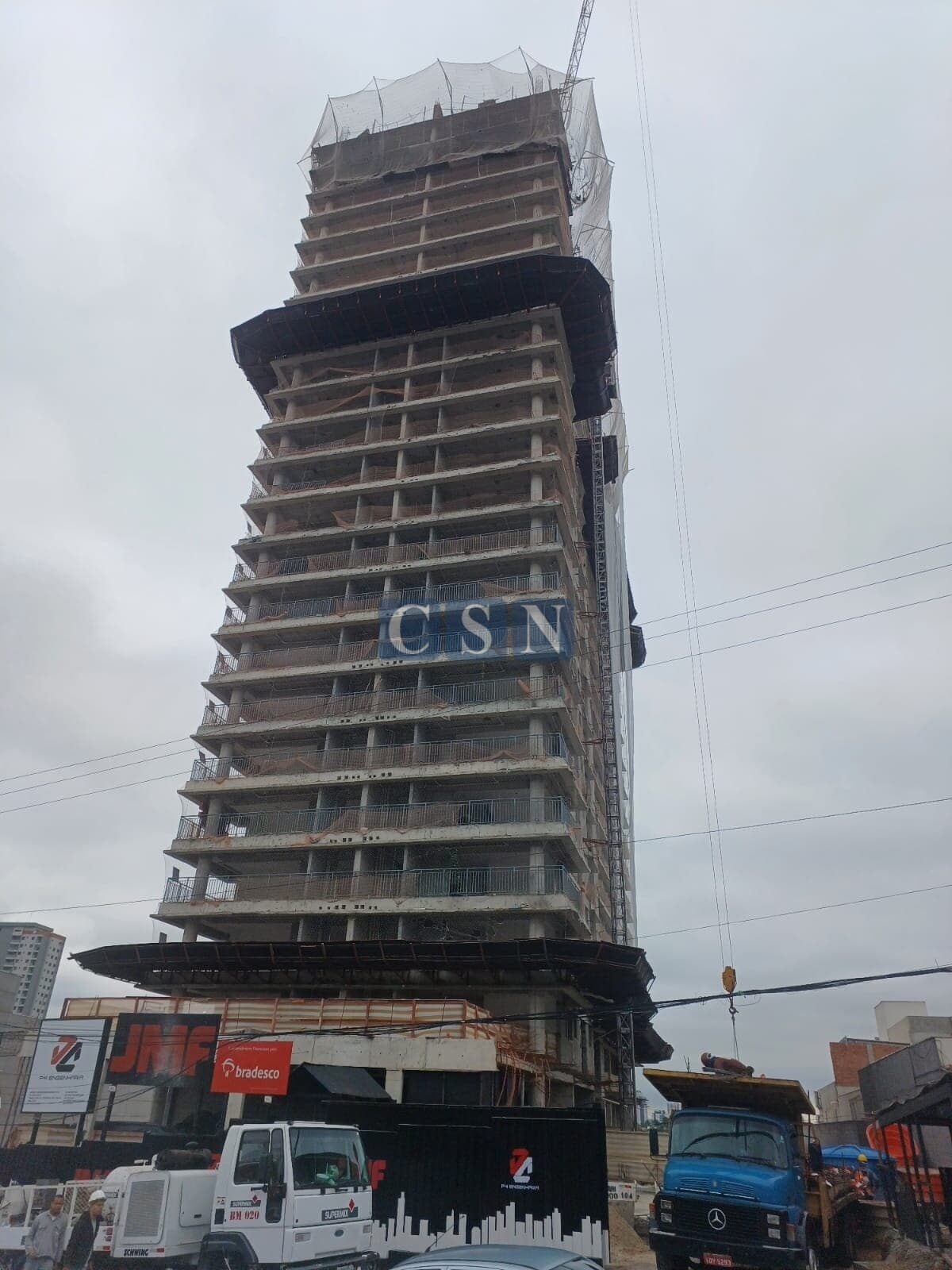 Apartamento Alto Padrão em Centro Comercial Jubran, Barueri/SP