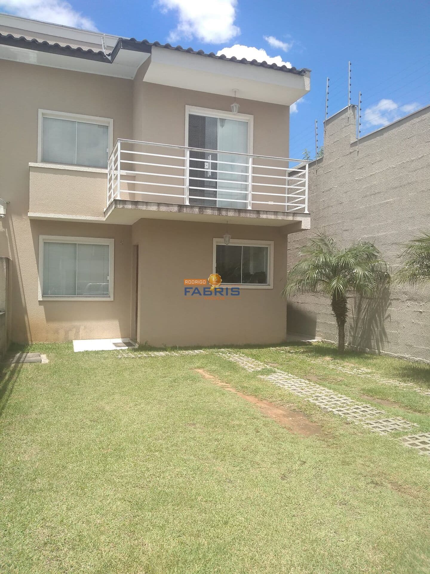 Sobrado em Campo Largo - Botiatuva