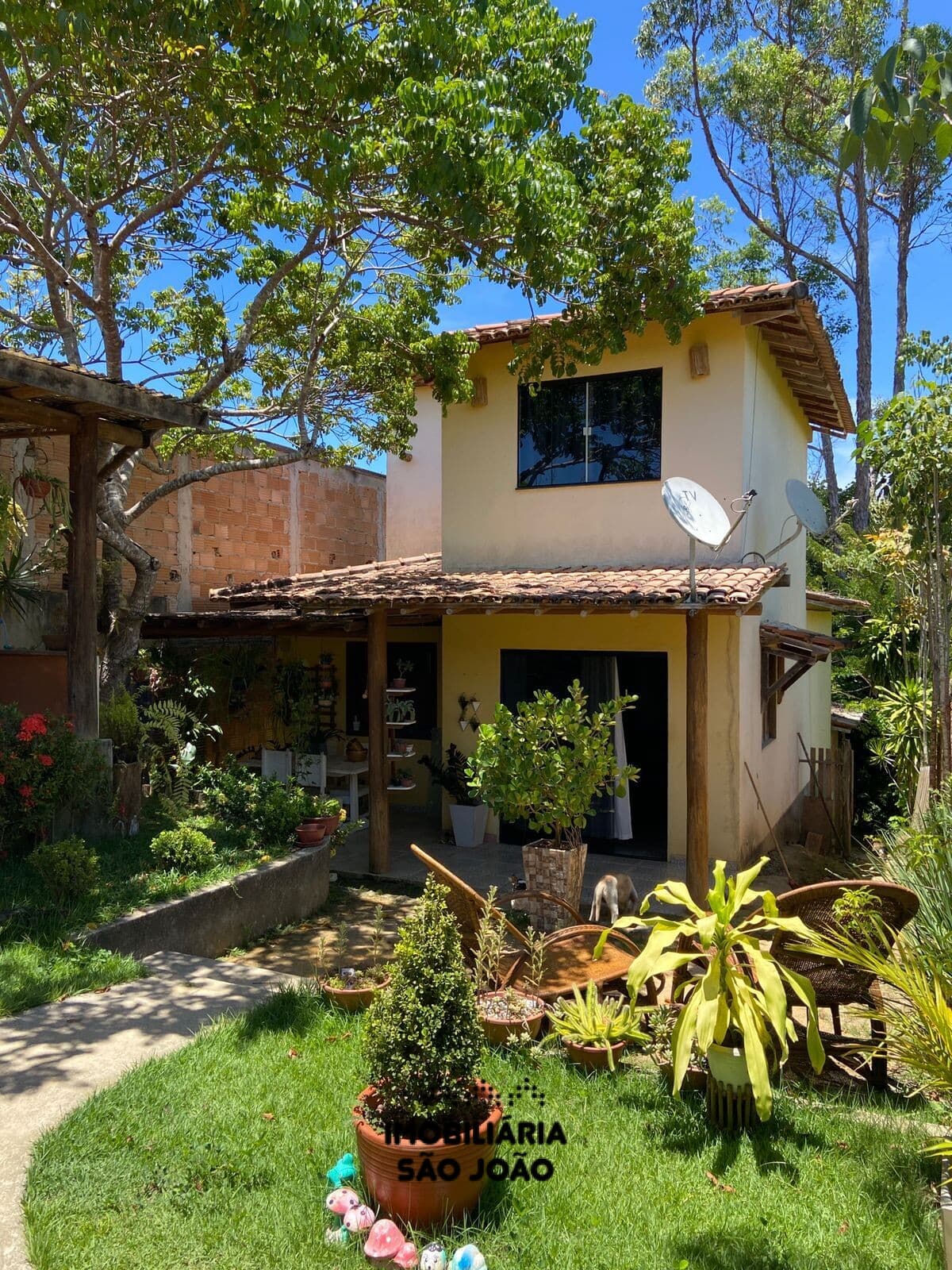 Casa com 3 quartos no valorizado bairro Villas do Arraial, em Arraial d'Ajuda