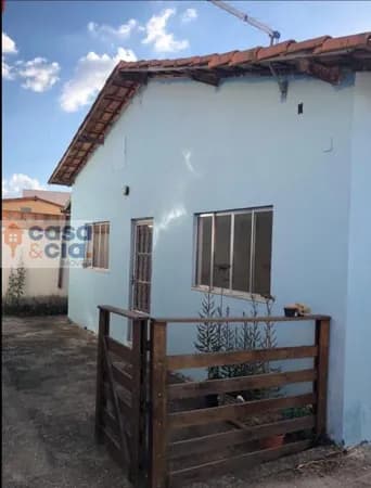 Casa no bairro São Pedro, em Esmeraldas-MG