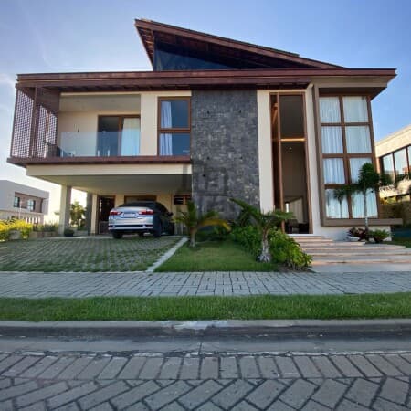 Casa em condomínio de alto padrão mobiliada
