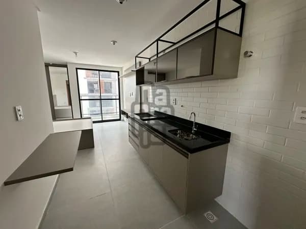 Flat projetado a menos de 500 metros da praia