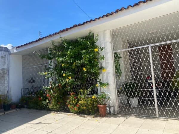Casa ampla com quintal para piscina