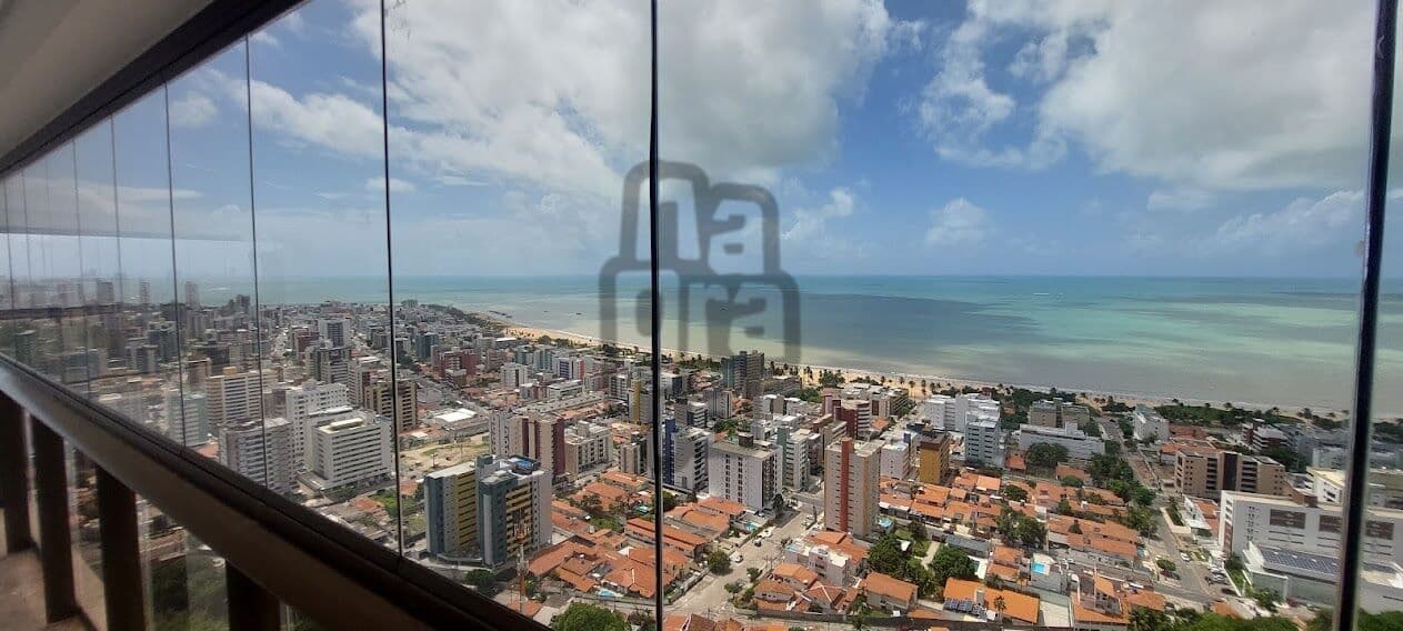 Apartamento de alta padrão e uma vista definitiva