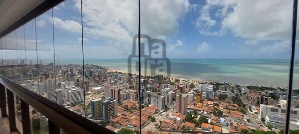 Apartamento de alta padrão e uma vista definitiva