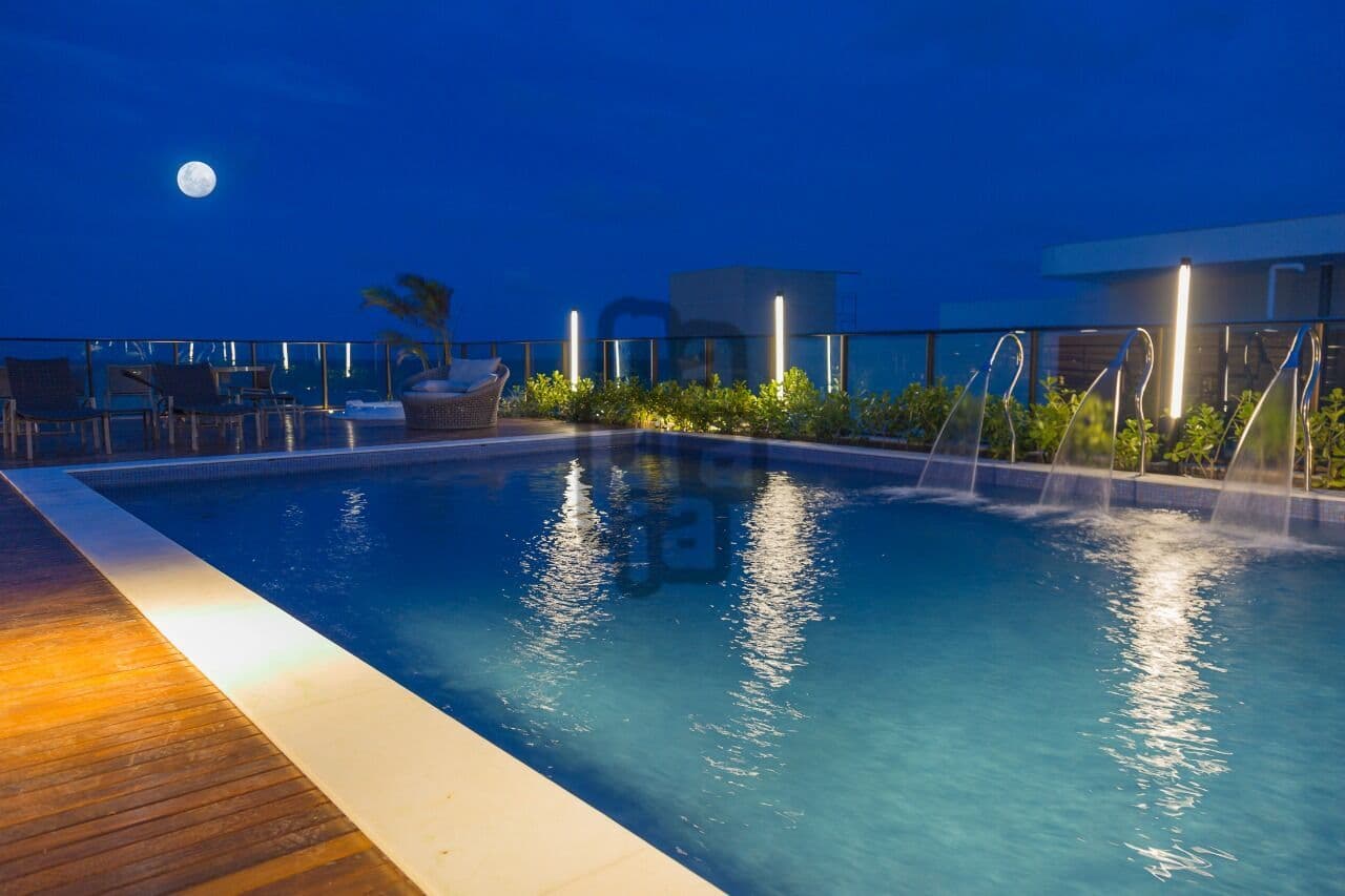 Apartamento de alto padrão à beira- mar