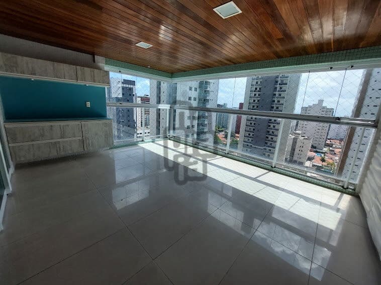 Apartamento de alto padrão próximo ao mar