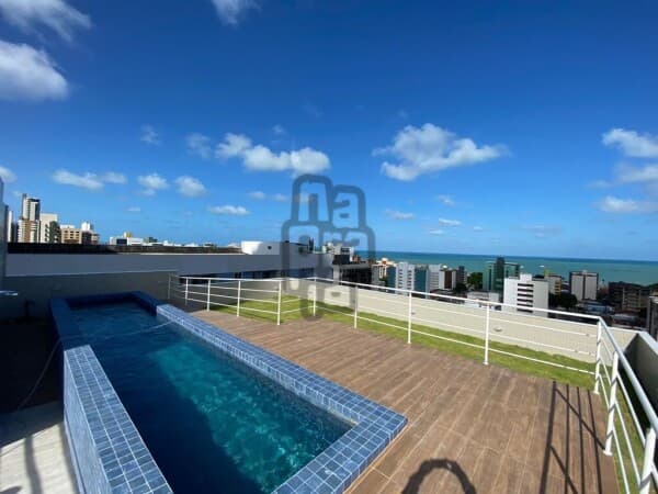 Apartamento no Cabo Branco a menos de 700 metros do mar.